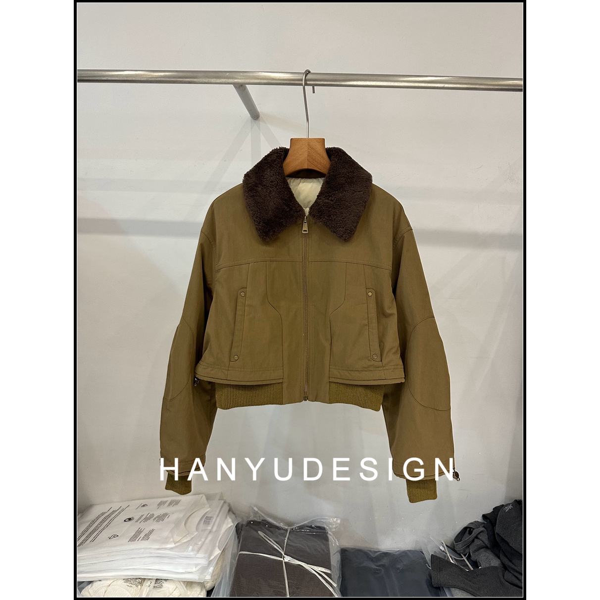 复古皮毛一体翻领拼接短款外套