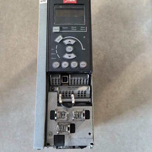 议价FC-301P4K0T4E20H 丹佛斯变频器 4KW工控调速设备维修