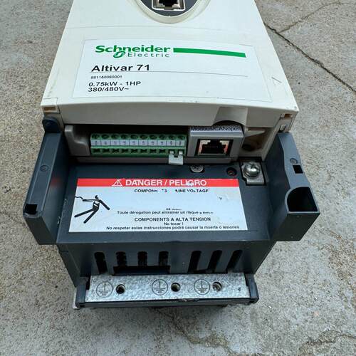 议价ATV71H075N4Z 变频器 0.75KW 380V 工业调速驱动维修