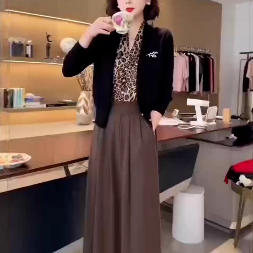 针织假两件上衣+半身裙两件套女