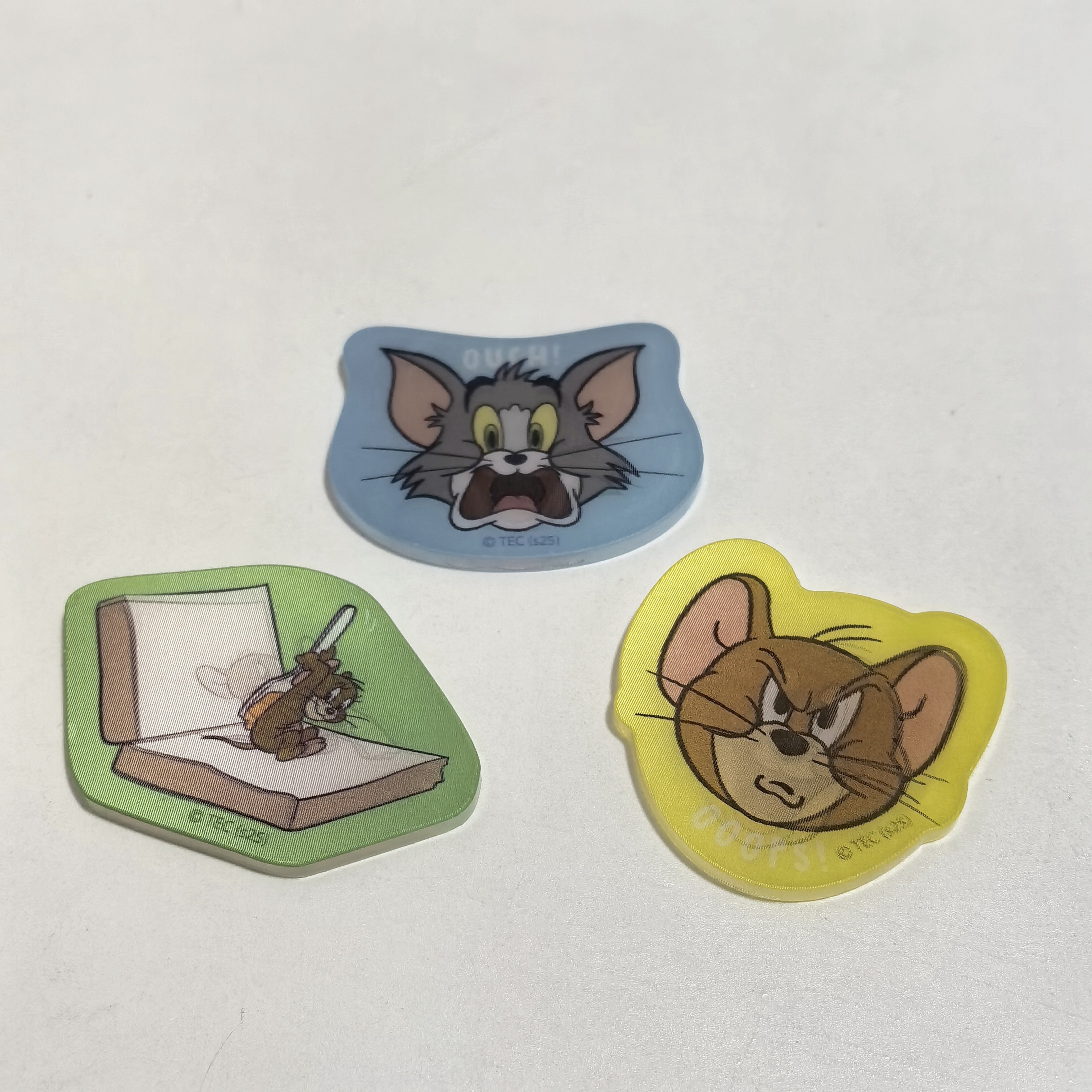 日单散货微瑕卡通猫和老鼠亚克力镭射可变图案DIY配件手机壳饰品