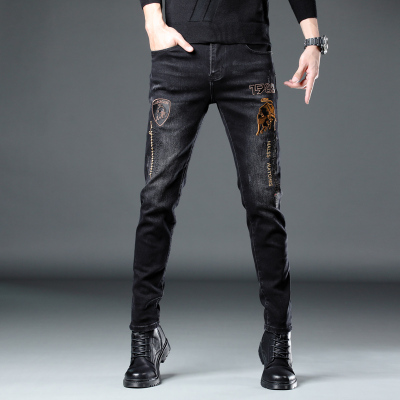 欧洲站黑色修身小脚刺绣牛仔裤