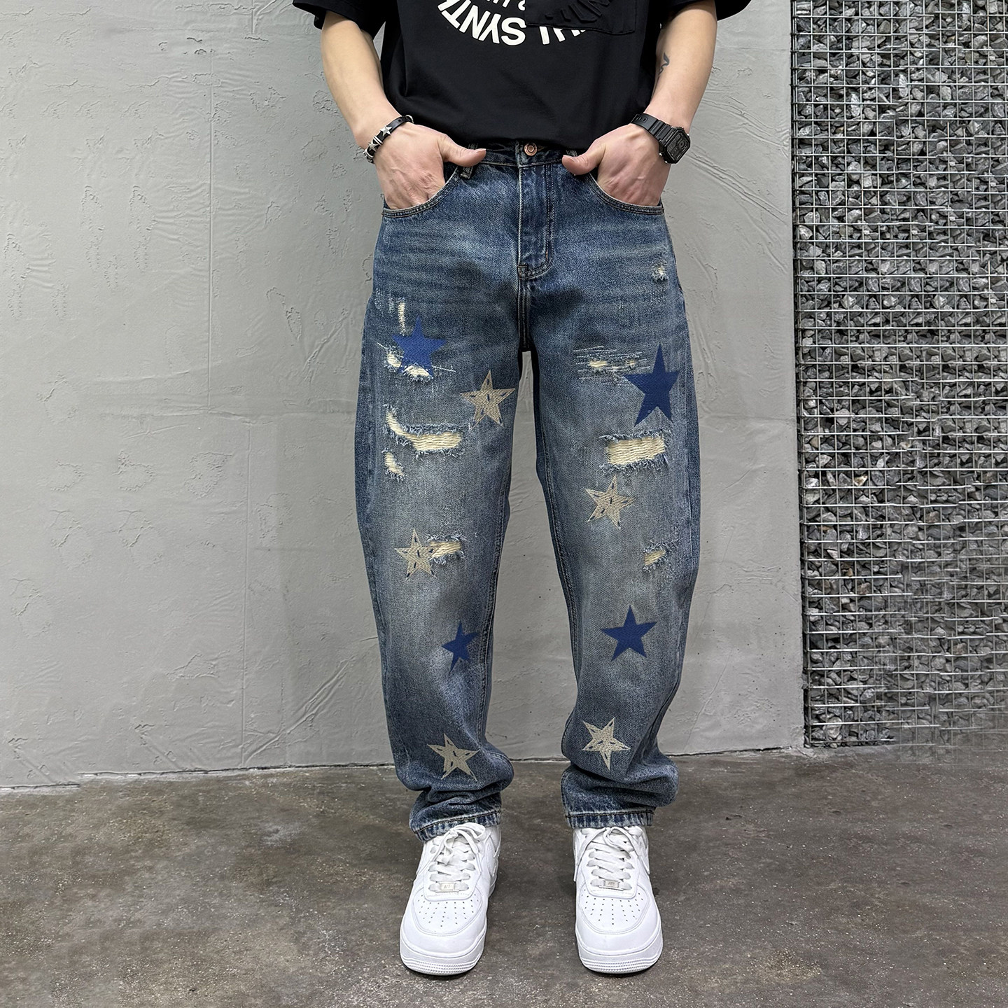 高街复古星星刺绣破洞牛仔裤男