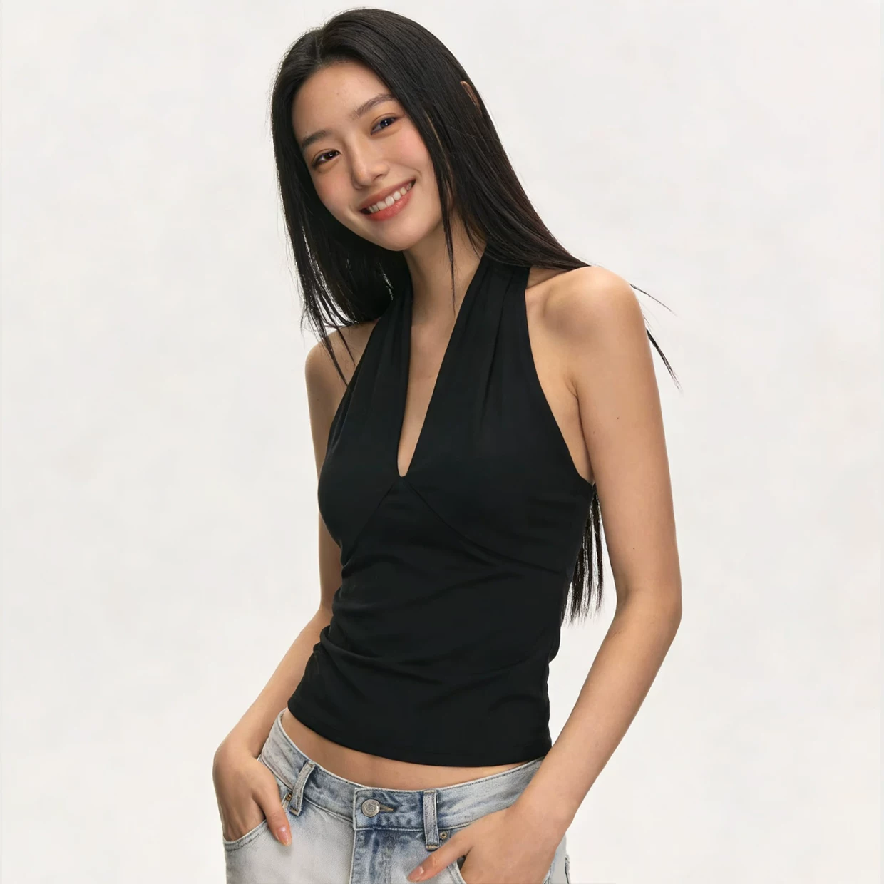 高级感黑色V领挂脖背心女辣妹设计感小众2026新款修身吊带上衣潮