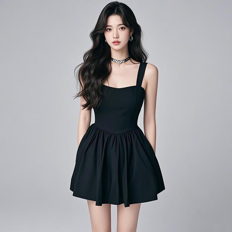 黑色吊带连衣裙女2025初夏穿搭收腰显瘦小个子芭蕾风A字蓬蓬短裙