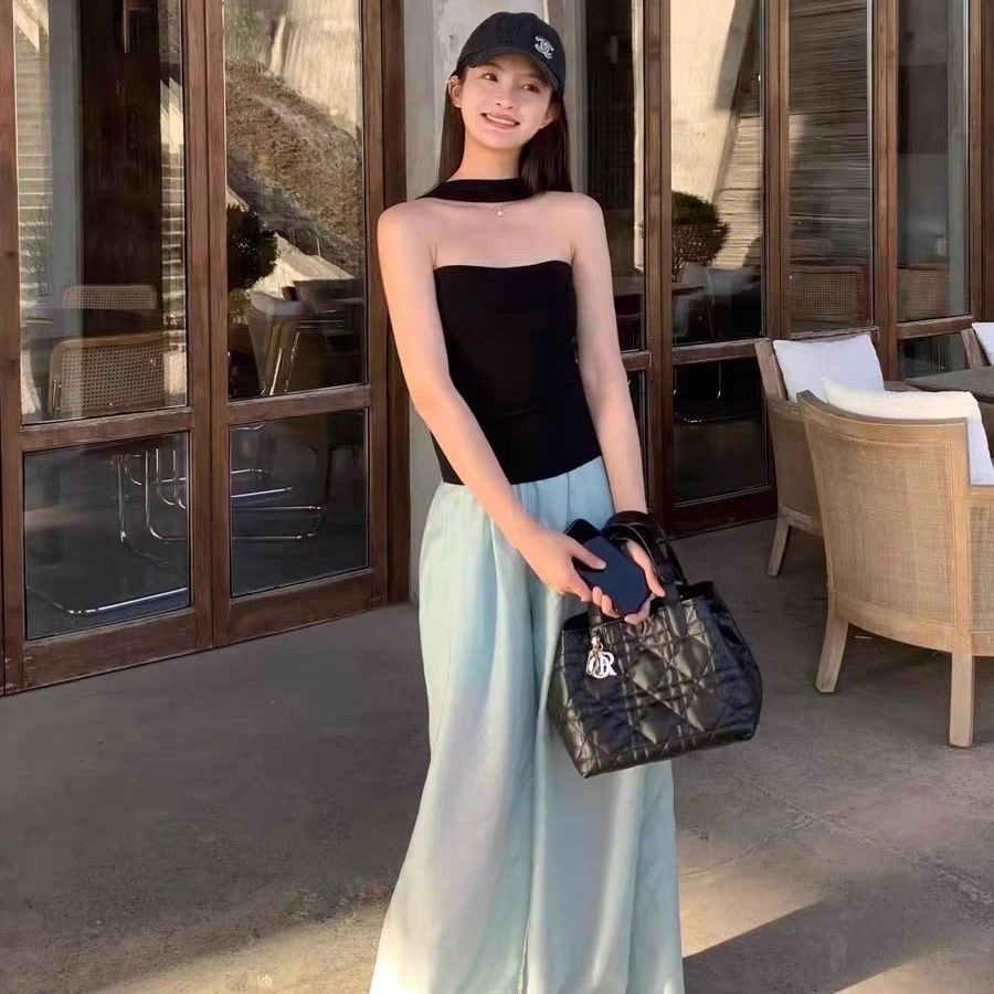 辣妹穿搭黑色一字领挂脖吊带背心女夏季性感修身显瘦百搭无袖上衣