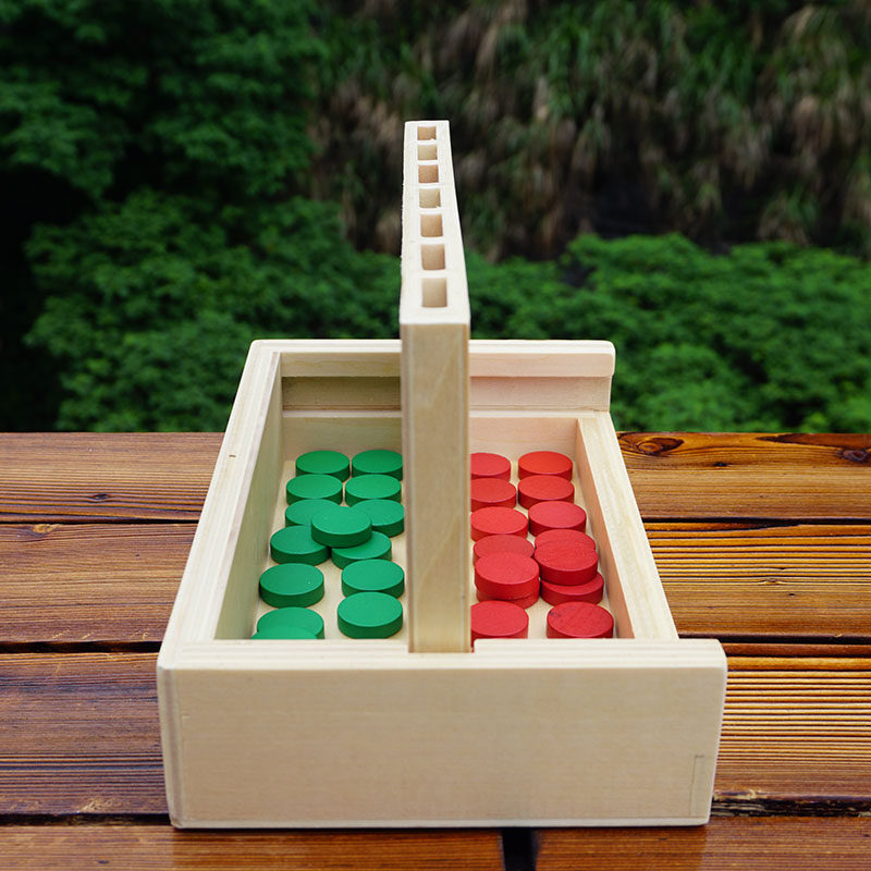 4-IN-1 보드 게임 목조 어린이 체스 보드 게임 부모-자식 상호 작용 모든 연령대에 적합하며 온 가족이 함께 놀 수 있습니다