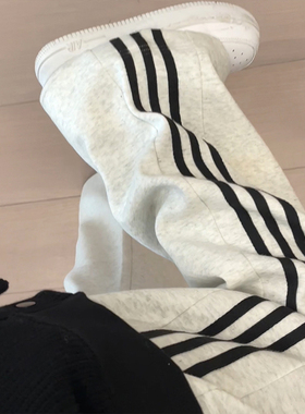 女童灰色冬季运动裤新款秋季初中生冬款加绒休闲直筒裤三条杠卫裤