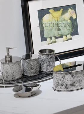 现代轻奢简约不锈钢天然马毛卫浴组合高端别墅皂液器装饰品摆设