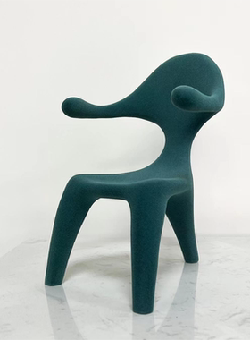 现代轻奢简约树脂植绒抽象几何椅子摆件样板间柜体艺术装饰品摆设