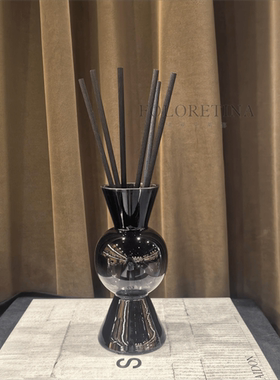 UW香薰木质森林香味渐变黑色瓶无火香薰售楼部卧室样板间创意摆件