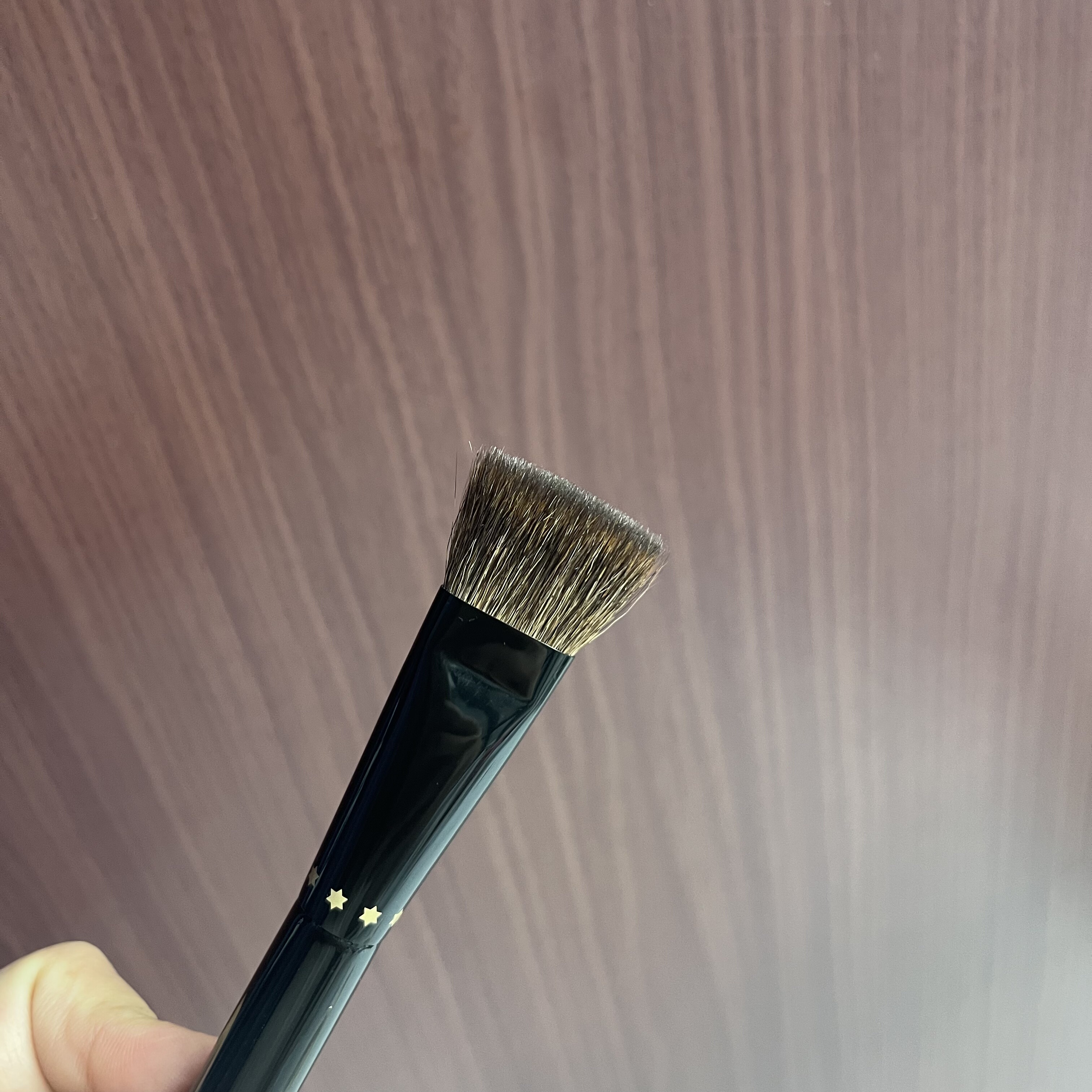 质感满满！平头松鼠毛高光刷细节修容也可以做腮红刷