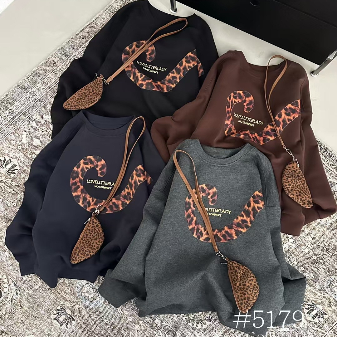 ZW卓娃2025秋冬新款豹纹字母卫衣