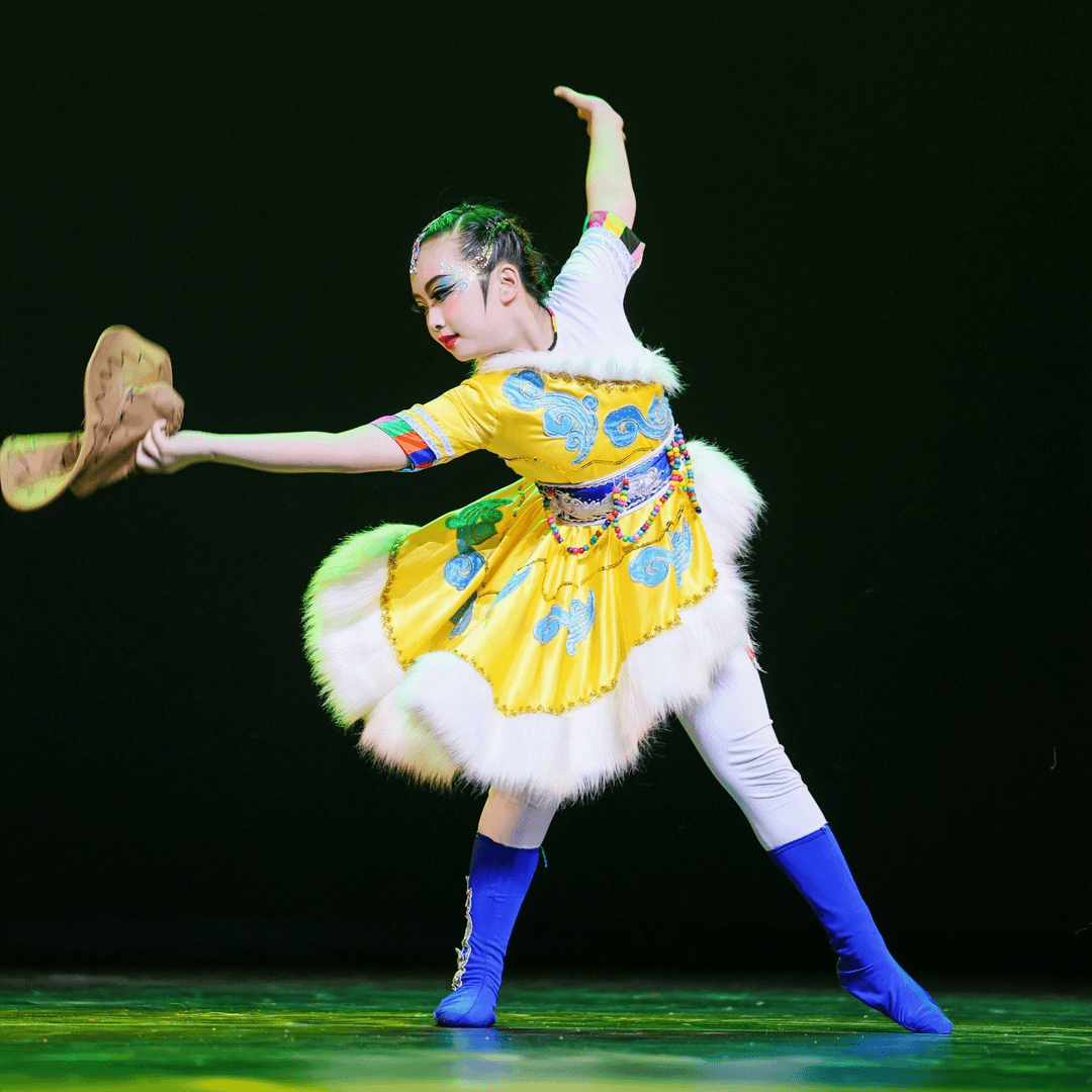 三月三牧民新歌儿童藏族舞蹈演出服心愿少儿舞蹈考级表演服民族风