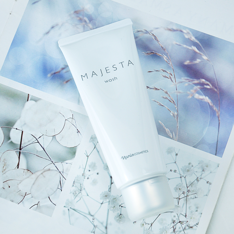 Naris娜丽丝玛嘉施特泡沫洗面奶