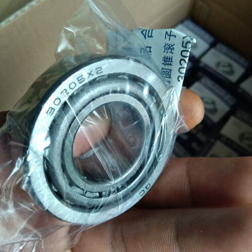 万向钱潮QC圆锥滚子轴承30205X2  30204 30206 30207 208汽车轮毂