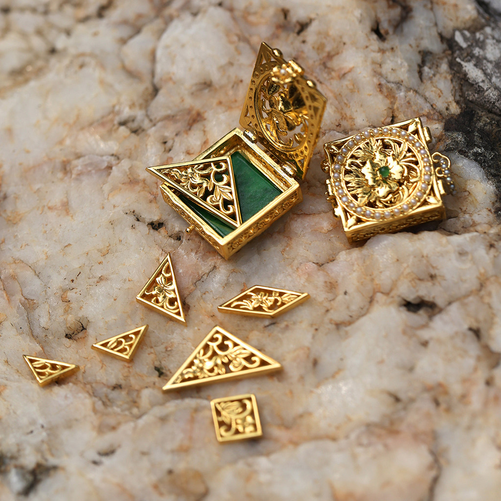 和合大仙人 原创设计 玲珑金镶翡翠七巧板 迷你微缩可打开K金吊坠