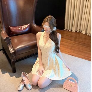 蕾丝花边 碎花裙子甜美收腰蓬蓬短裙2025新款 挂脖连衣裙女夏季 修身