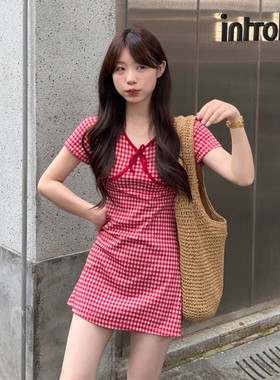 红色格子v领短袖连衣裙女装夏季蝴蝶结辣妹短裙显身材收腰a字裙子