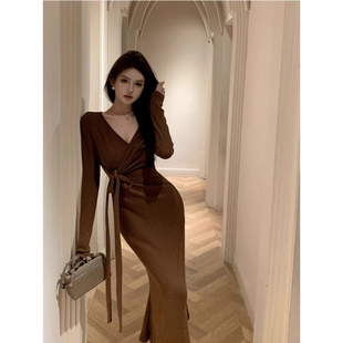 绑带鱼尾裙子高级感包臀长裙 法式 纯欲风性感v领长袖 连衣裙女秋季