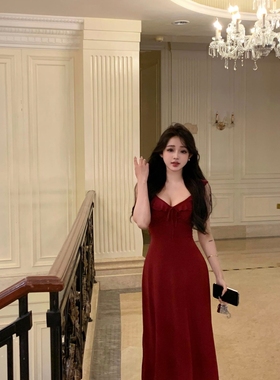 温柔风白色吊带露背连衣裙子女夏季2025新款海边度假气质绝美长裙