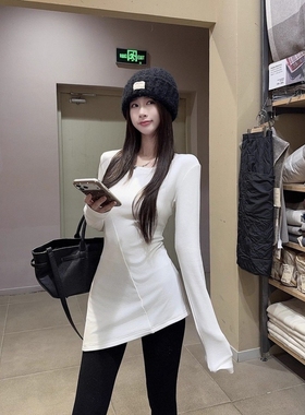 MR螺纹德绒甜酷辣妹不规则下摆长袖T恤女装冬季白色打底衫上