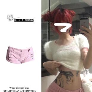 秋冬新款纯欲辣妹灯芯绒坑条弹力低腰超短裤女外穿性感包臀热裤潮