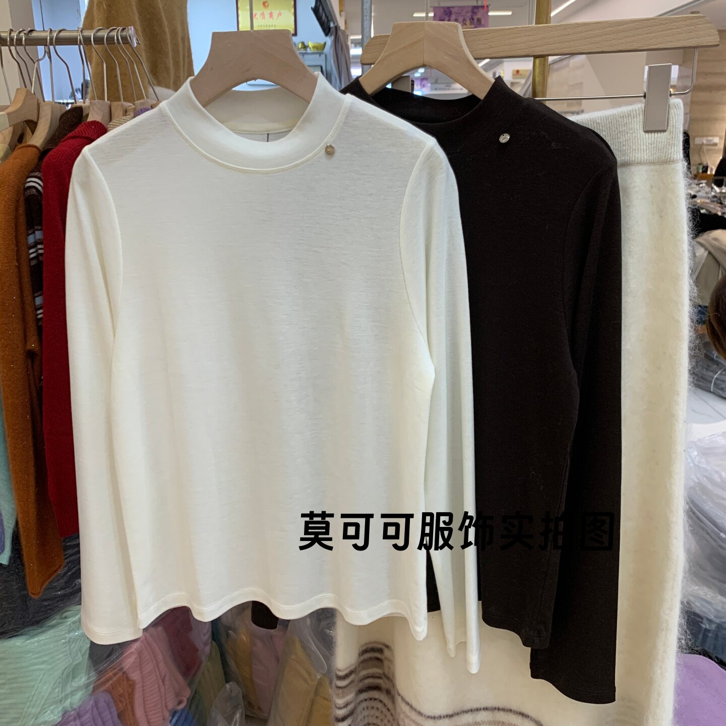 简约圆领长袖小羊设计显瘦针织衫