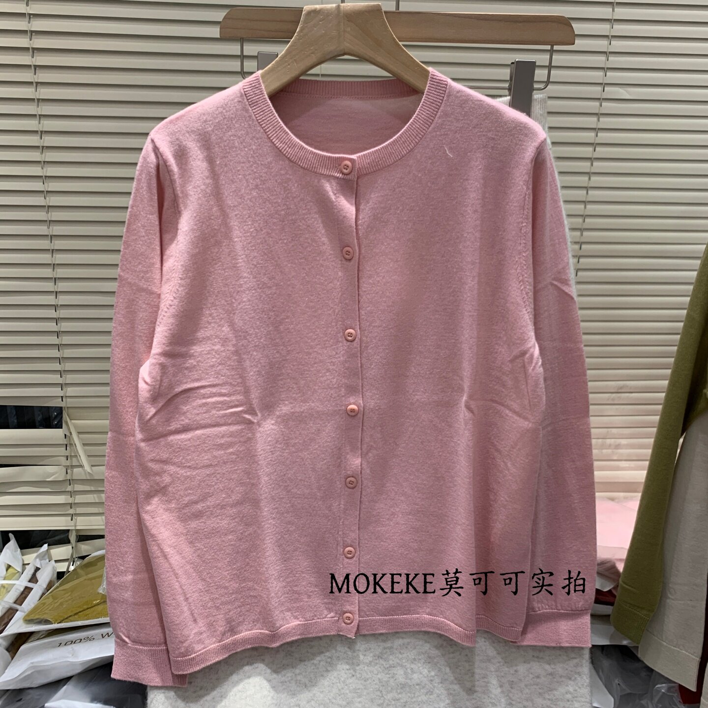 韩系早春新款羊毛圆领针织开衫单排扣百搭薄款毛衣外套122130