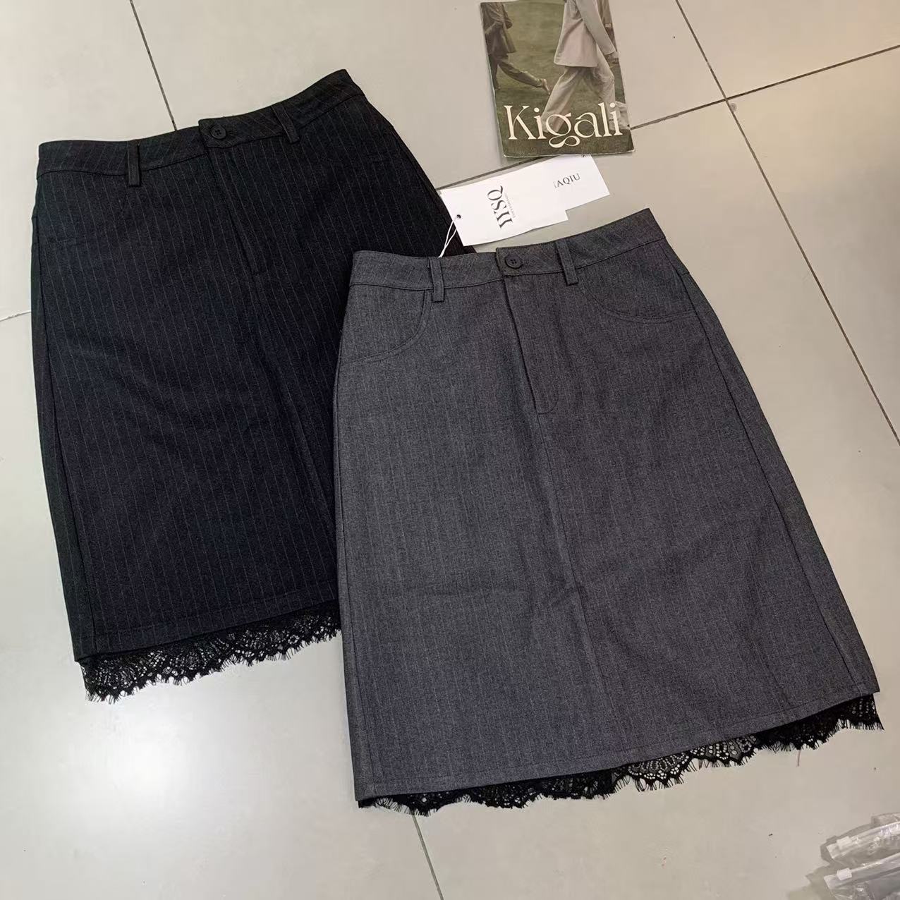韩系竖条蕾丝边开衩半裙女秋季新款显瘦洋气百搭裙子G