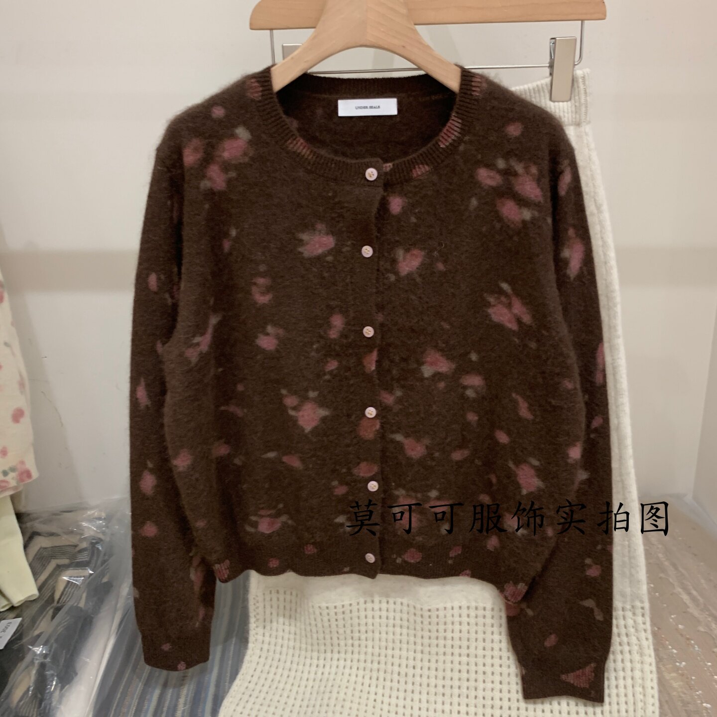韩系温柔碎花圆领纽扣针织开衫