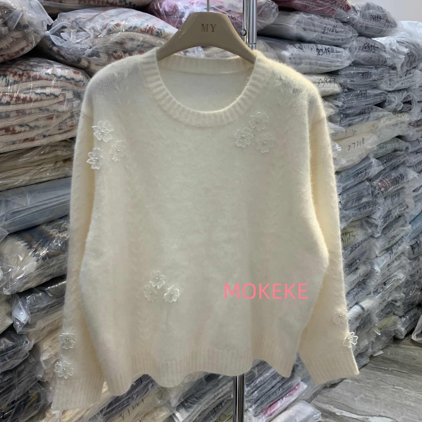 韩系新款圆领立体花朵刺绣针织衫