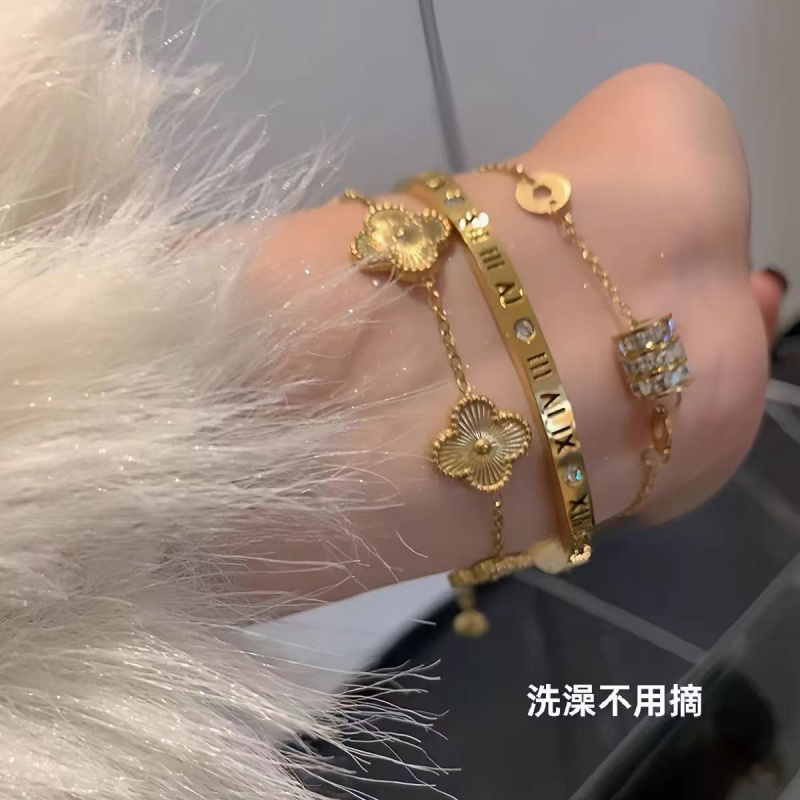简约气质双面四叶草镭射小五花手链经典高级感镀18k手饰女