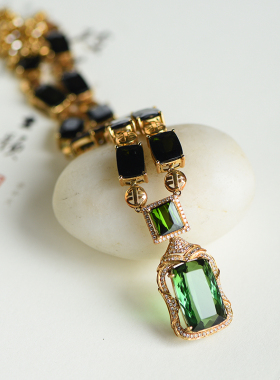 绿碧玺项链18k金包边镶嵌裸石