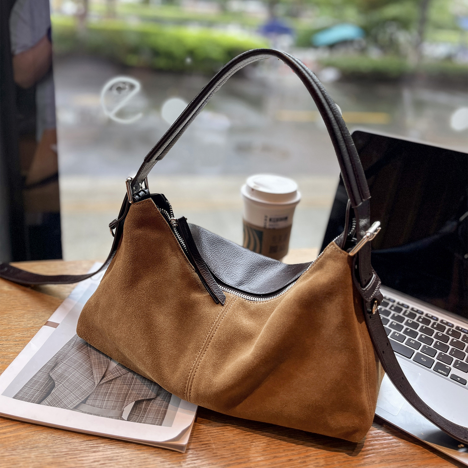 秋季复古真皮磨砂腋下包包女2025新款小众设计简约单肩手提斜挎包