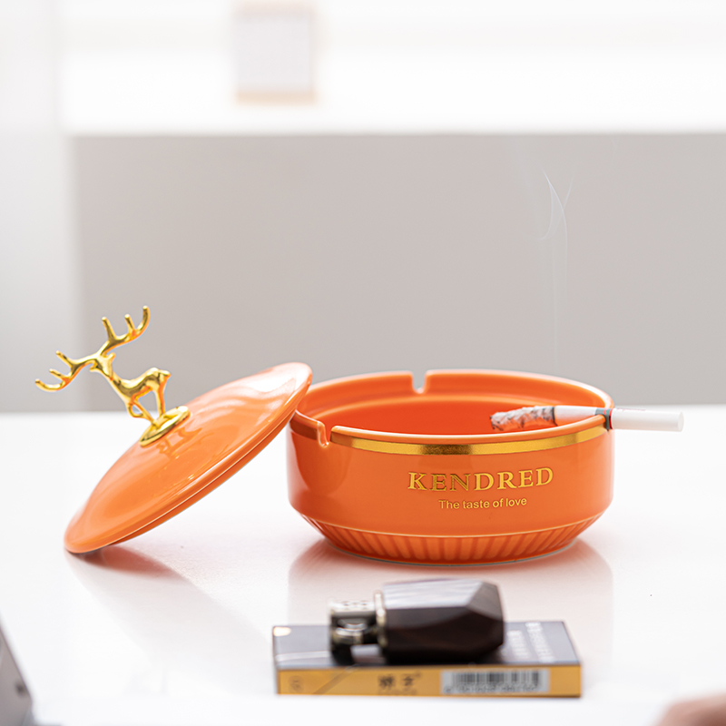 北欧时尚家用客厅茶几防灰飞烟灰缸带盖个性潮流欧式办公室装饰品