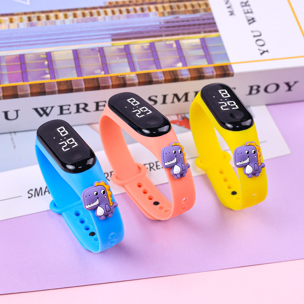 外贸卡通恐龙手表男女学生休闲潮流防水小学生LED电子表手环