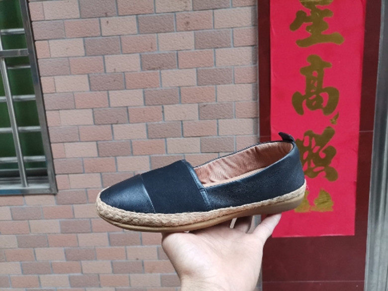 2025欧美大牌新款外贸原单舒适好走路软底平跟真皮浅口圆头女单鞋