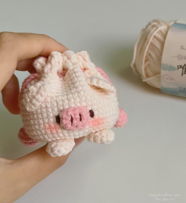 手工编制可爱小猪耳机包毛线钩针diy材料包自制耳机套包小红书
