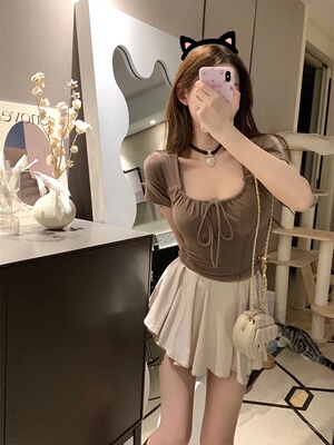 短袖纯欲辣妹抽绳方领女