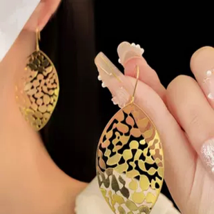 达令 925银针镂空金属树叶耳钩 灵动气质不过敏耳环 冷淡风耳坠