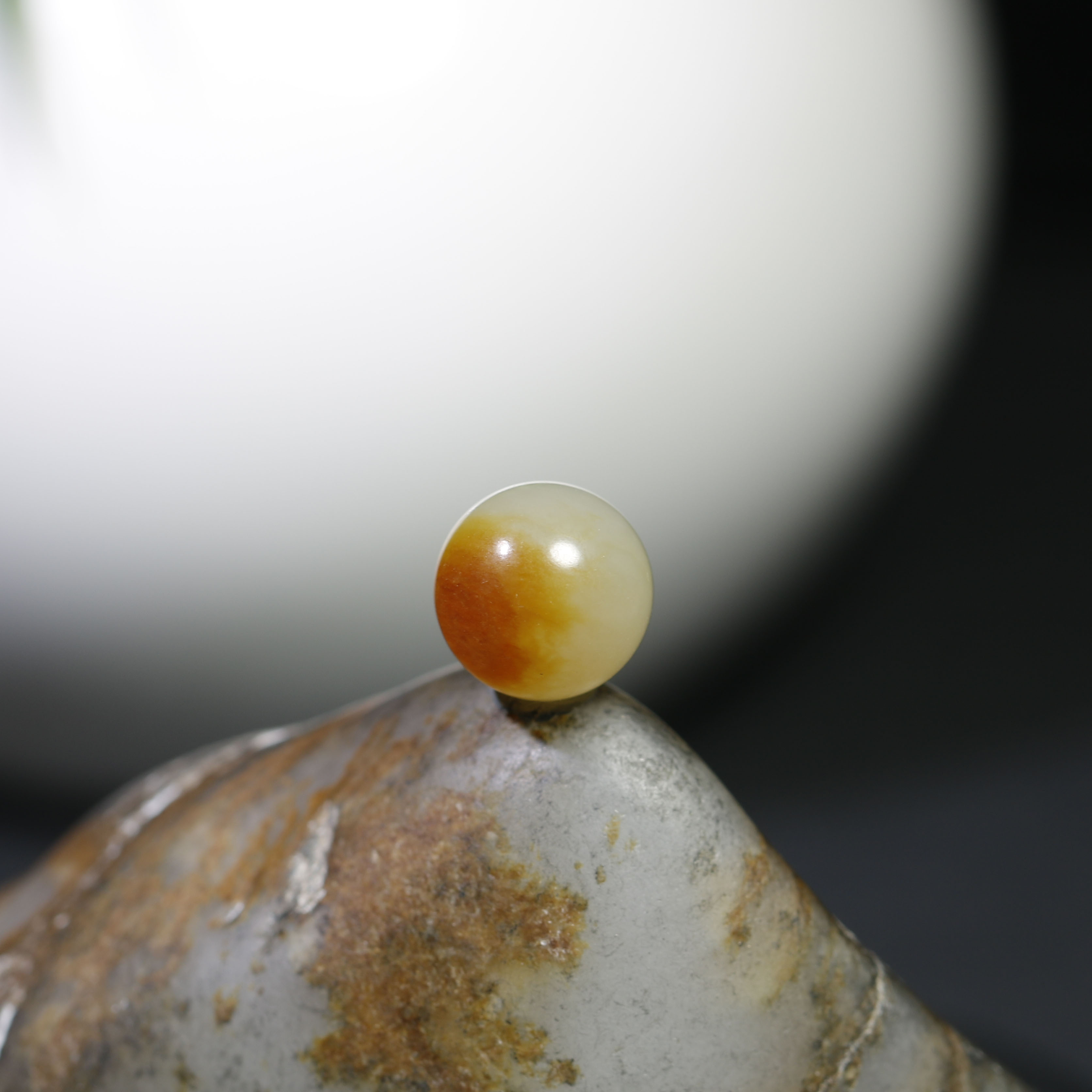 现货【珠玉珍藏】10mm新疆和田玉籽料红皮黄白玉种圆珠单珠顶珠