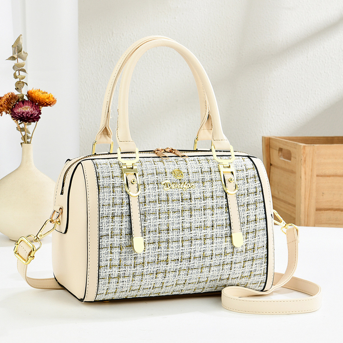 高级感波士顿枕头包女斜挎2025新款大容量女士手提包时尚通勤女包