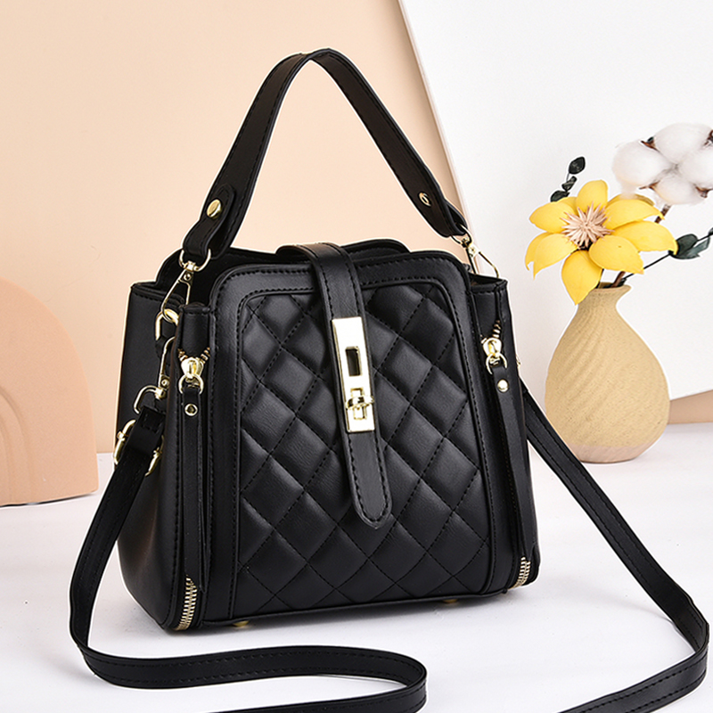 菱格手提水桶包百搭斜挎小包女包