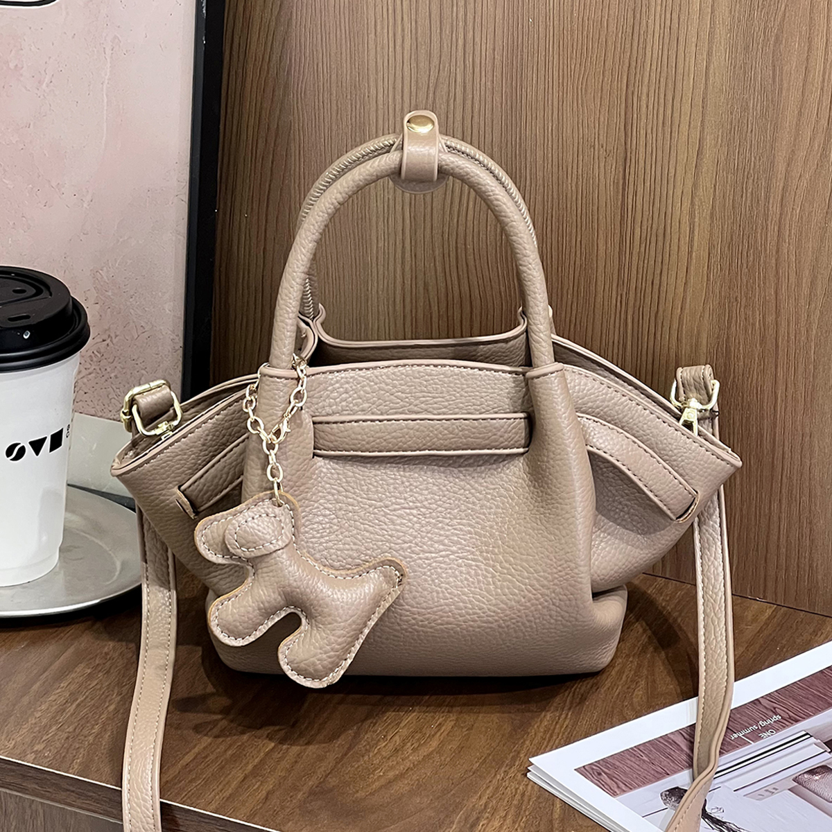 时尚软皮斜挎小包简约百搭托特包