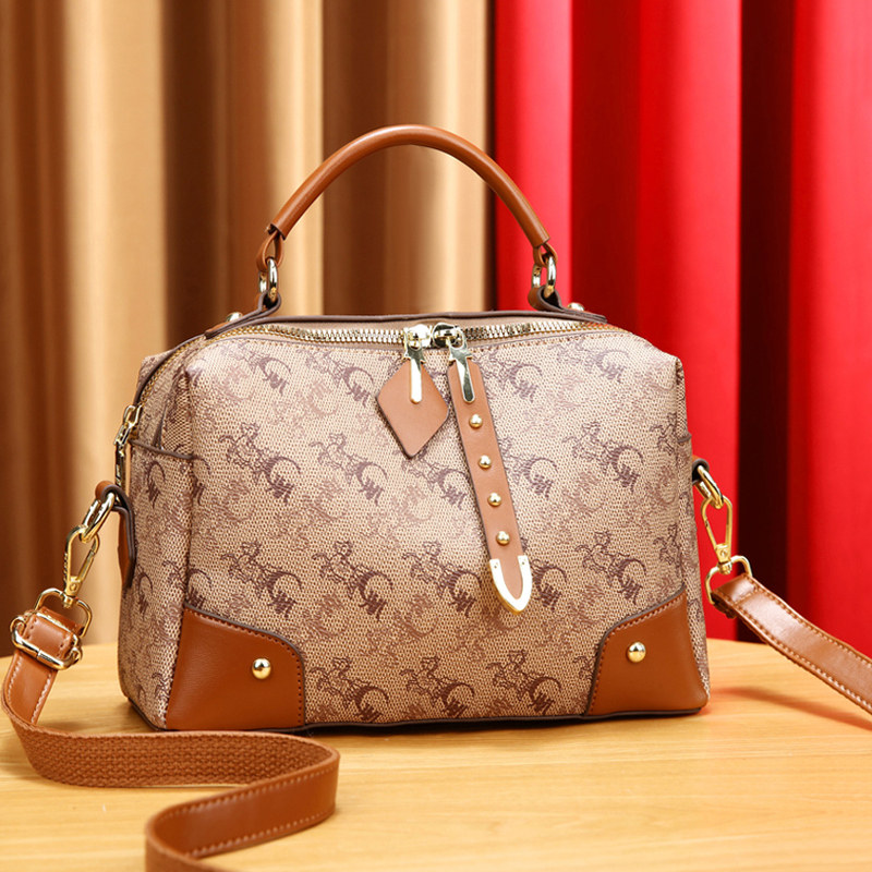 大容量波士顿枕头包包女复古单肩斜挎女士小包时尚软皮质手提女包