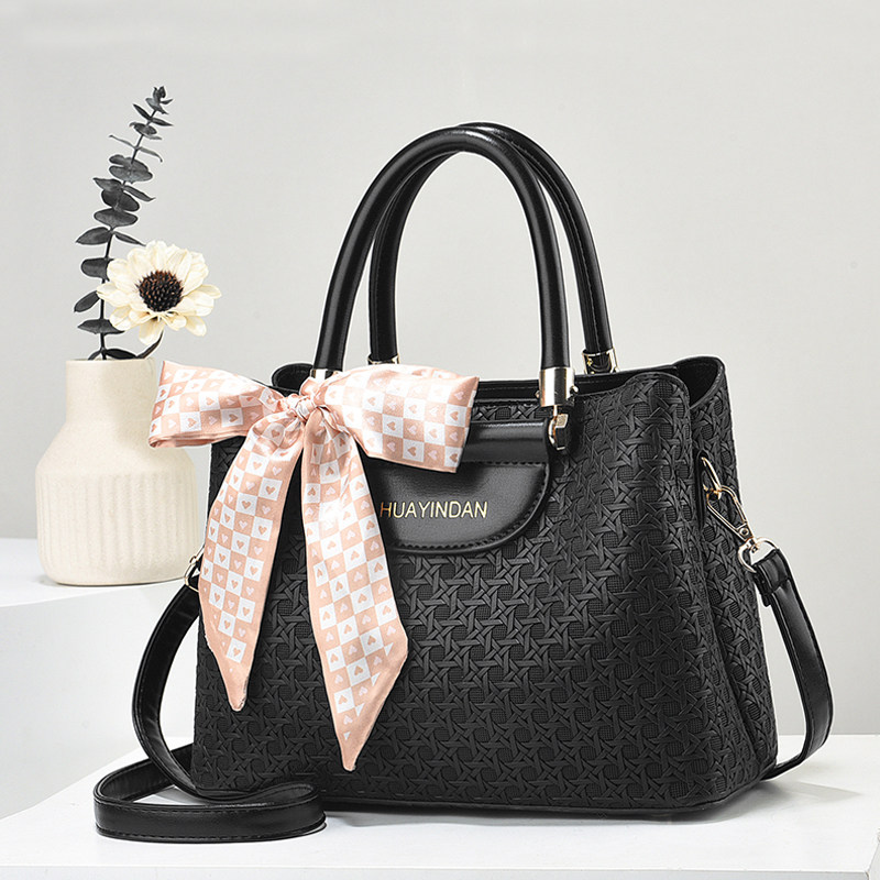 高级感小包包女2025新款秋冬质感手提包小众百搭单肩斜挎托特女包