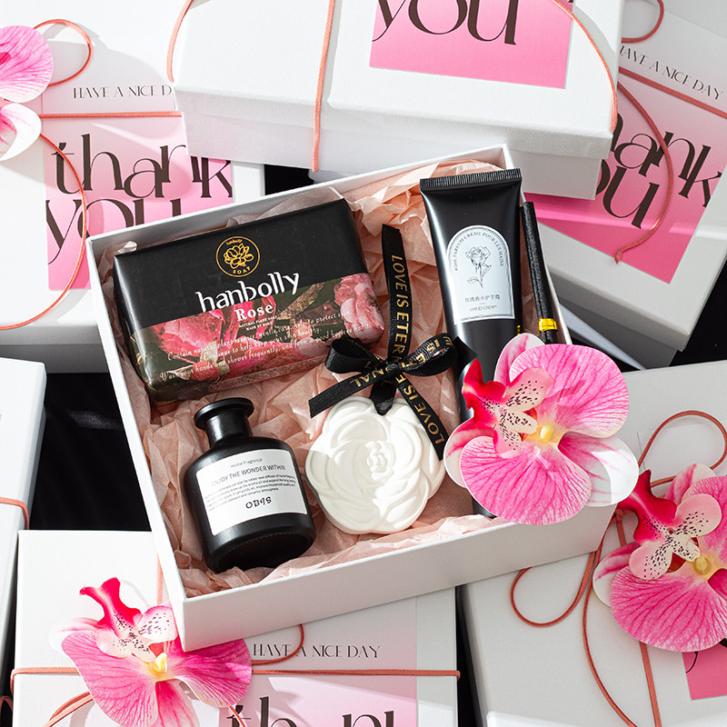 伴手礼公司送员工客户美业实用小预算酒店礼品国庆团建圣诞节礼物