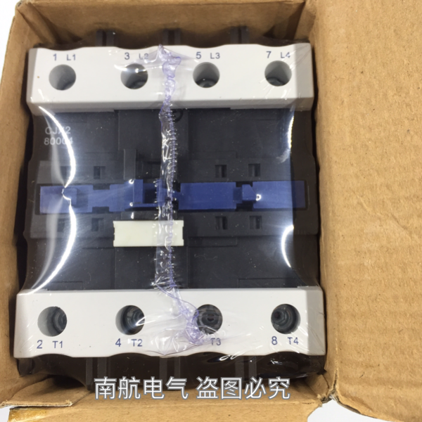 四极交流接触器CJX2-09004 12008 18004 25008 32004上海一洲电器