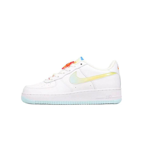 NIKE大童休闲简约白色耐磨板鞋